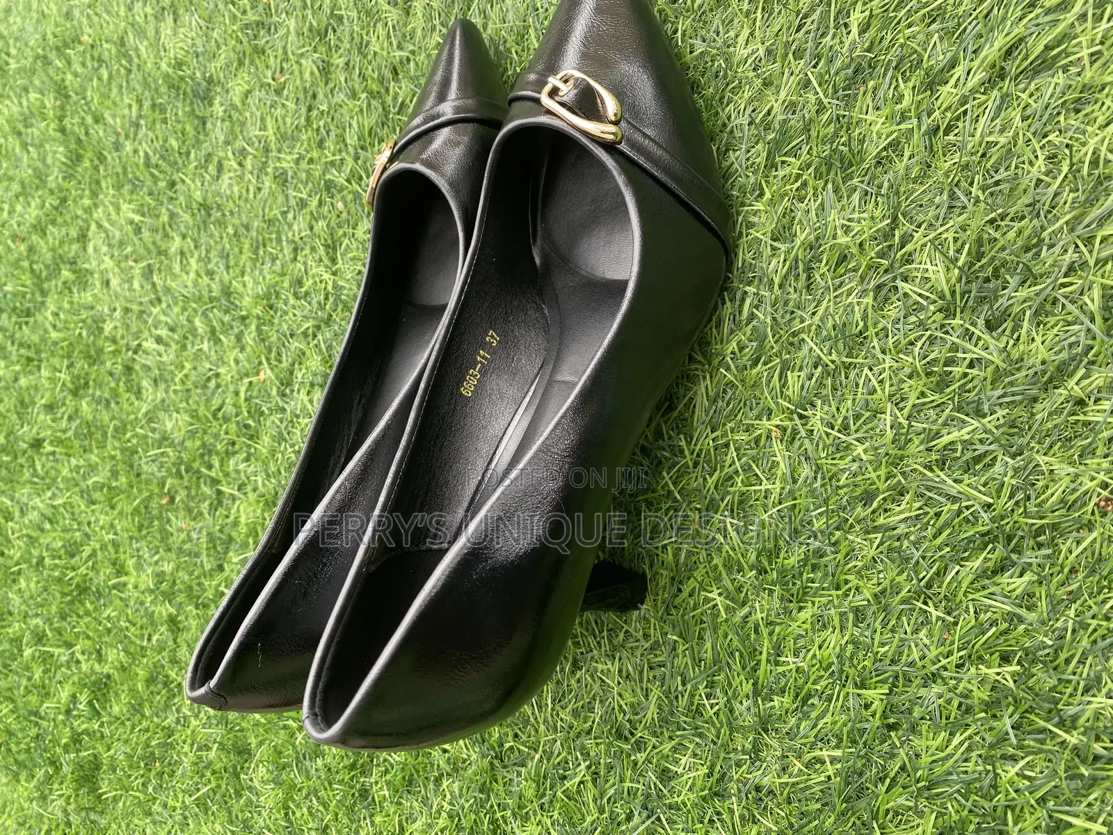 Noirgrace Classic Short Heel Pumps – Black Edition