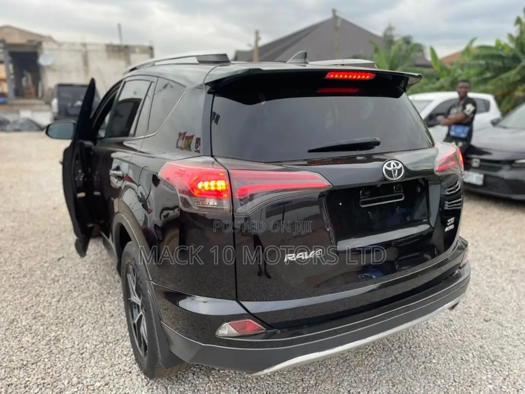Toyota RAV4 SE AWD (2.5L 4cyl 6A) 2017 Black
