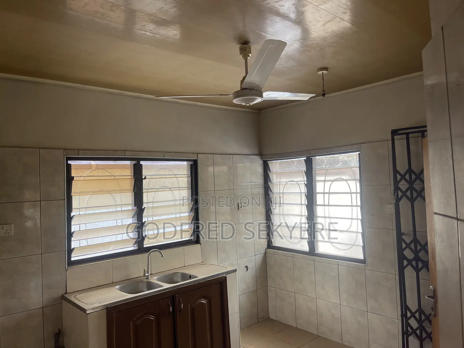 3bdrm House in Adeleke Estates, Kumasi Metropolitan for rent
