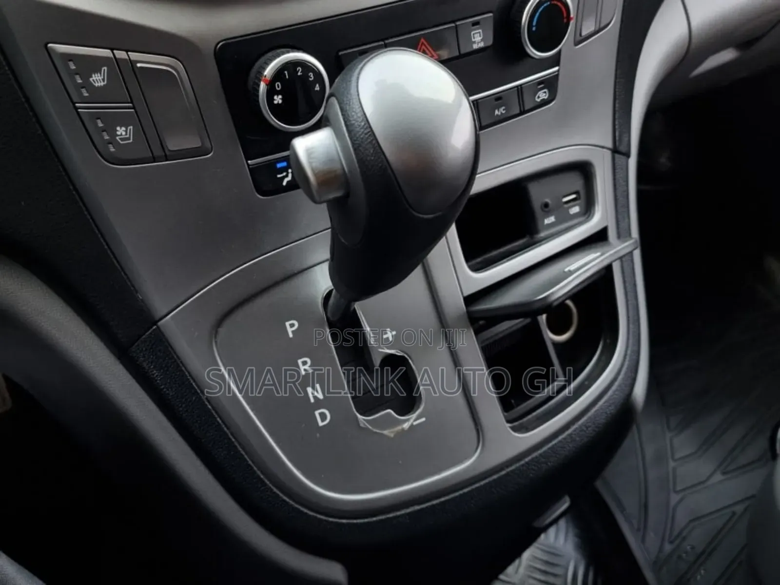 Hyundai H1 2016 White
