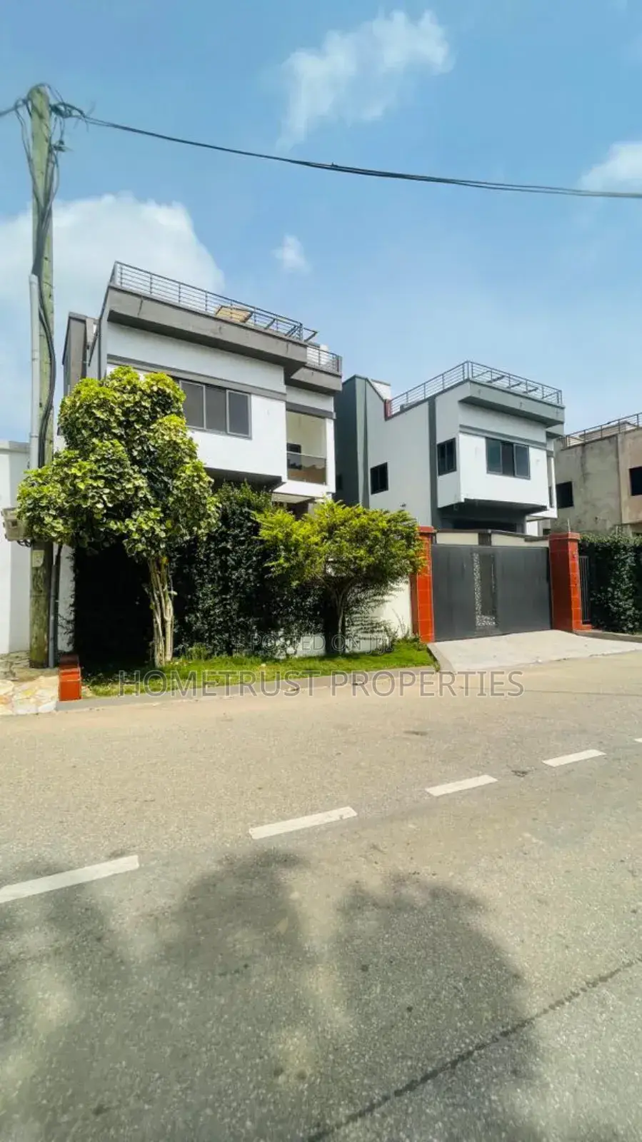 4bdrm Duplex in Aburi Peduase for sale