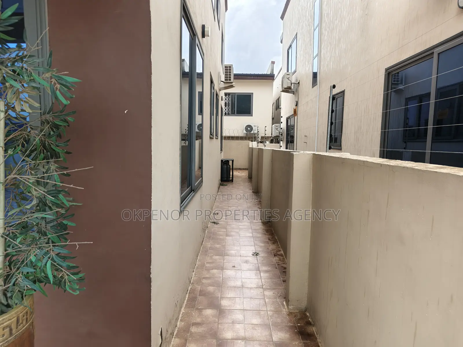 4bdrm House in Oyarifa Oak View, Accra Metropolitan for sale
