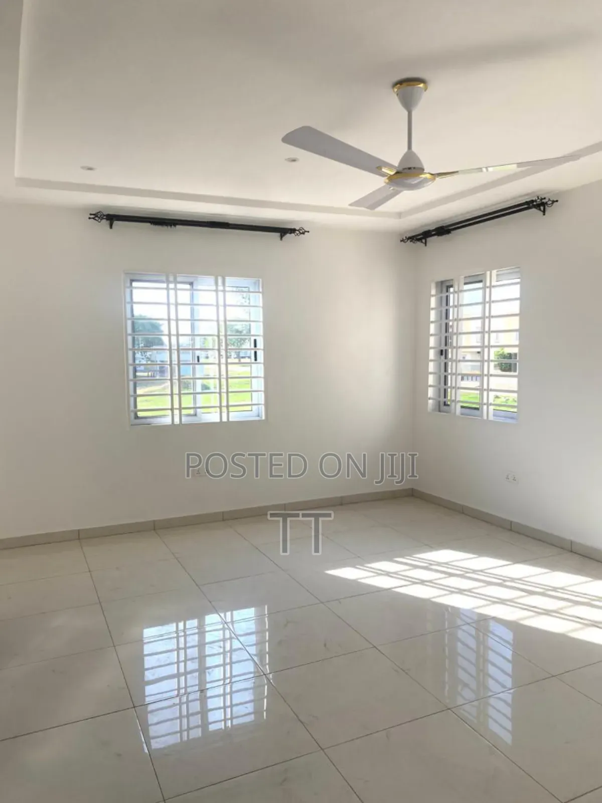 Garage and Showroom for Rental