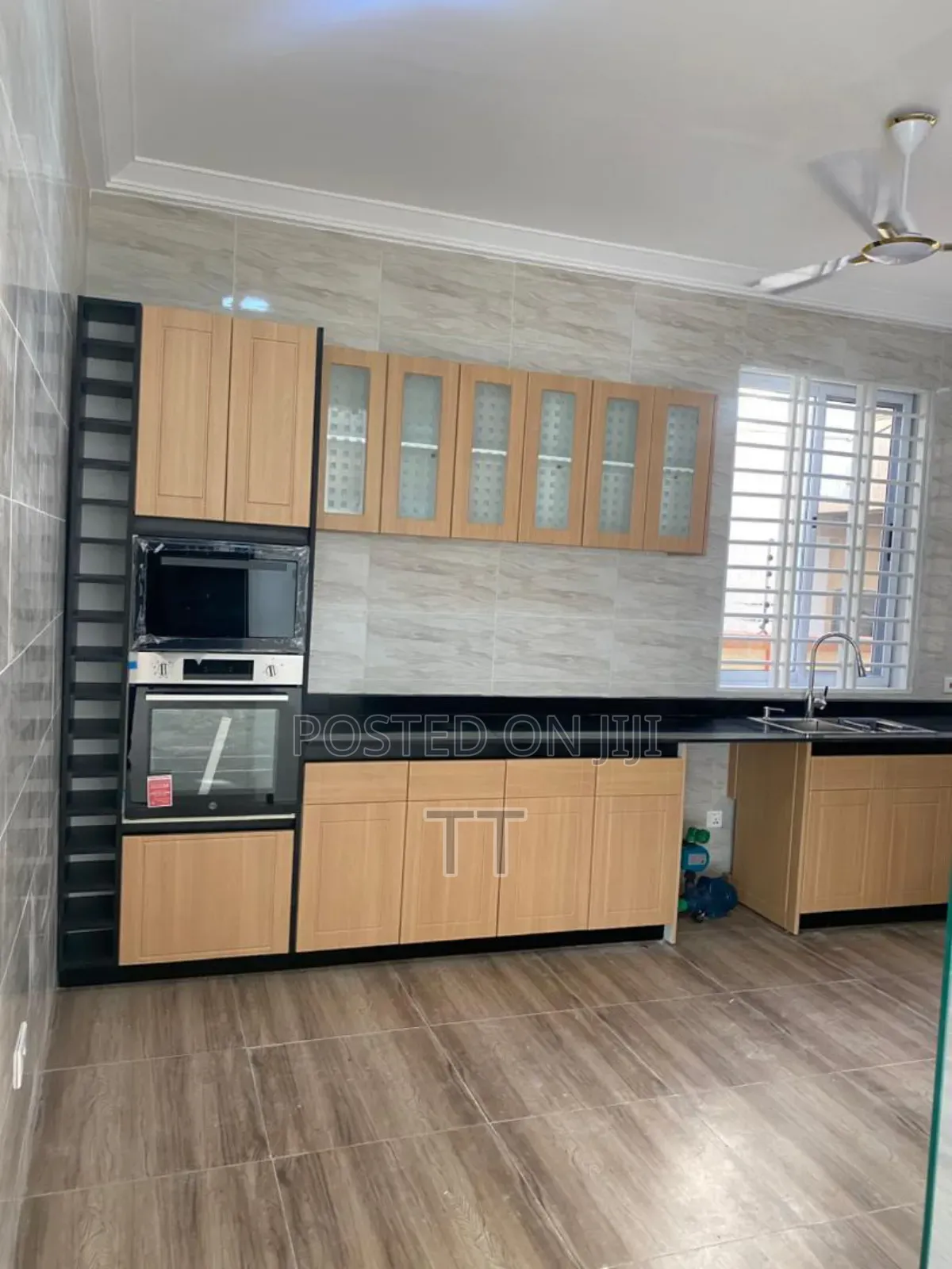 Garage and Showroom for Rental