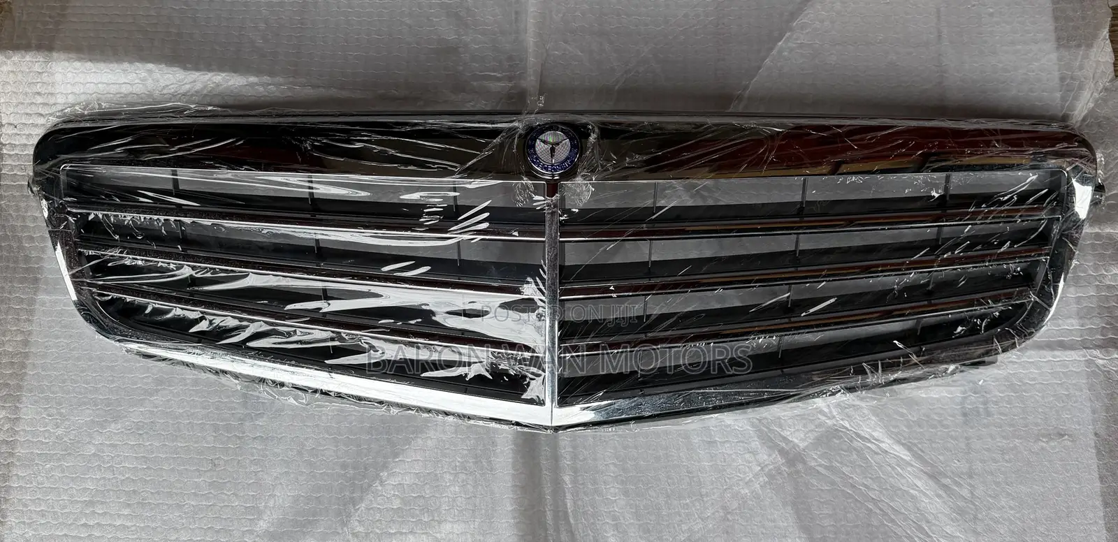 W204 C250/C300 Front Grill Shinning Available