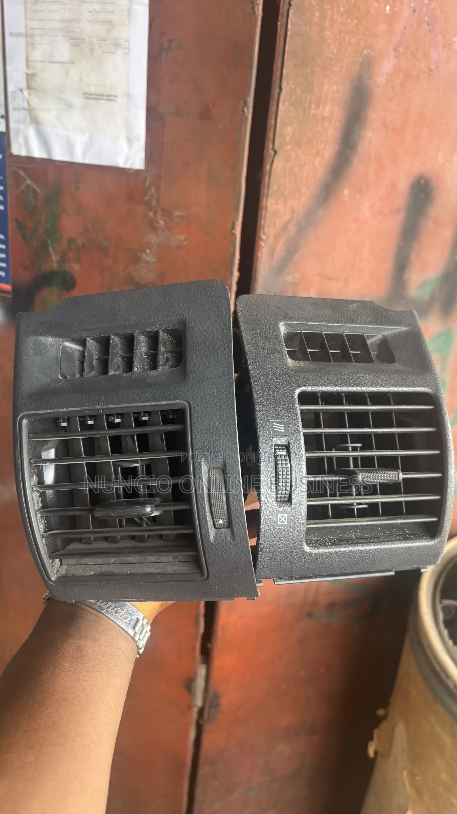 Land Cruiser Dashboard Ventilation