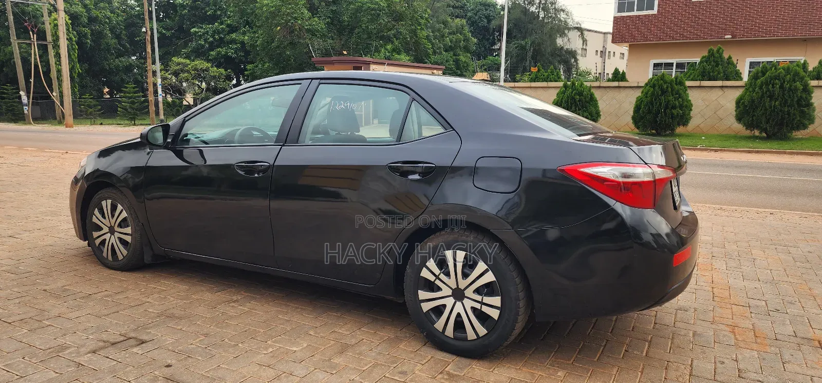 Toyota Corolla LE 4dr Sedan (1.8L 4cyl CVT) 2016 Black