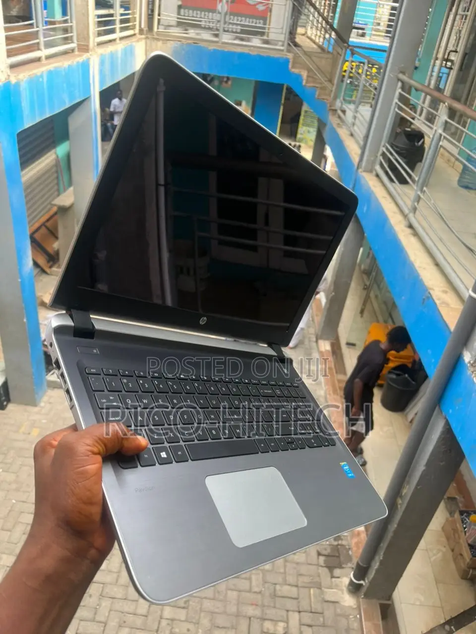 Laptop HP Pavilion 15-cs3063cl 8GB AMD A8 SSD 256GB