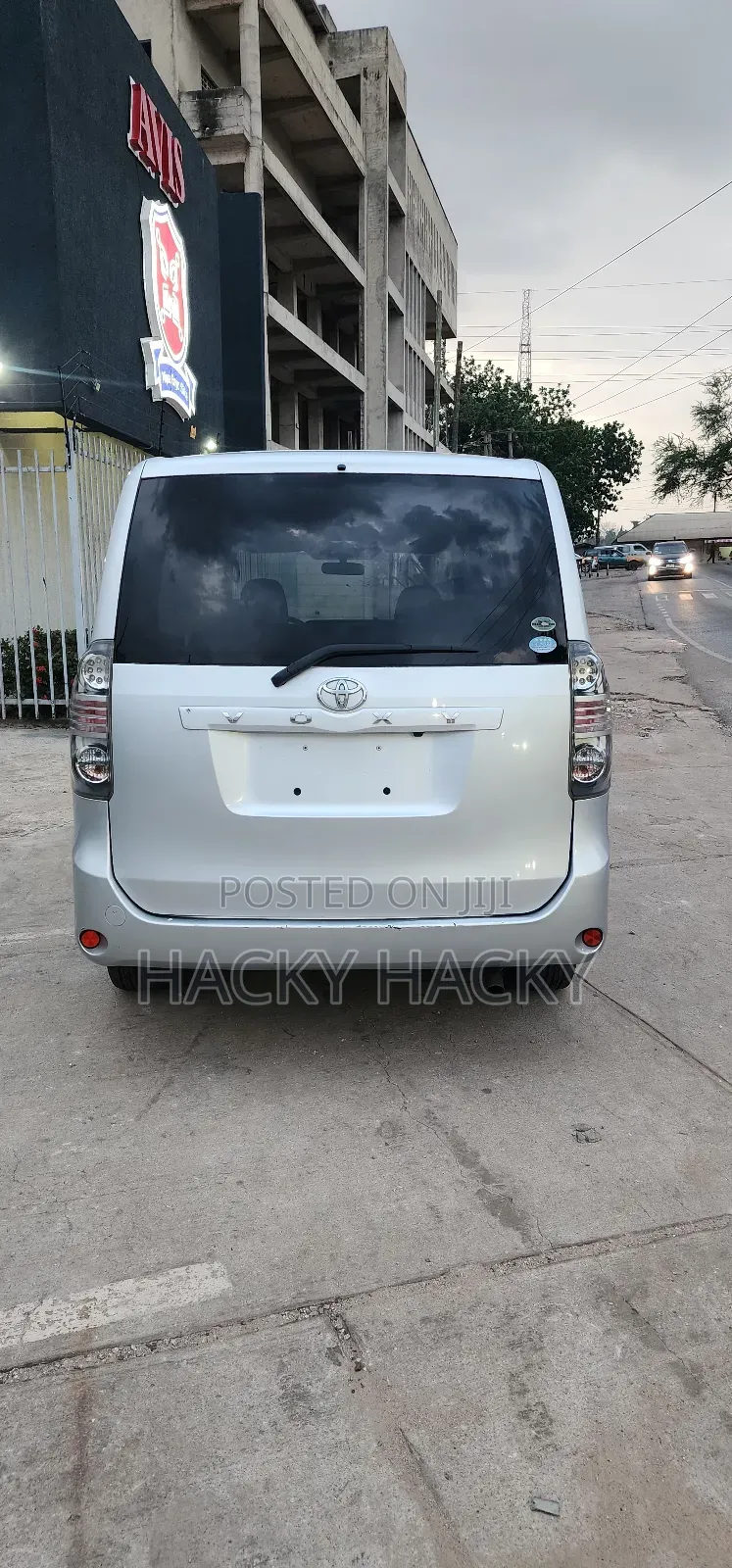 Toyota Voxy 2013 Silver