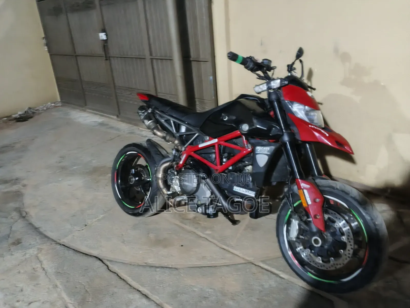 Ducati Hypermotard 950 SP 2022 Red