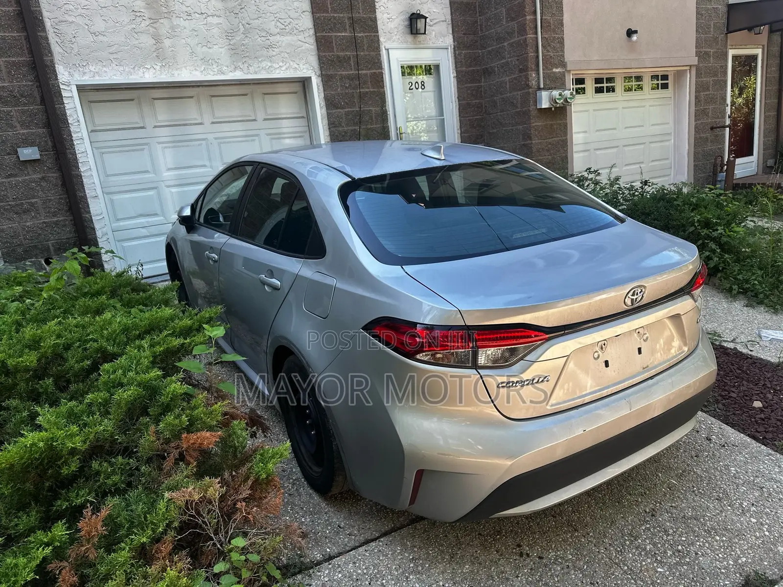 Toyota Corolla LE 2021 Silver