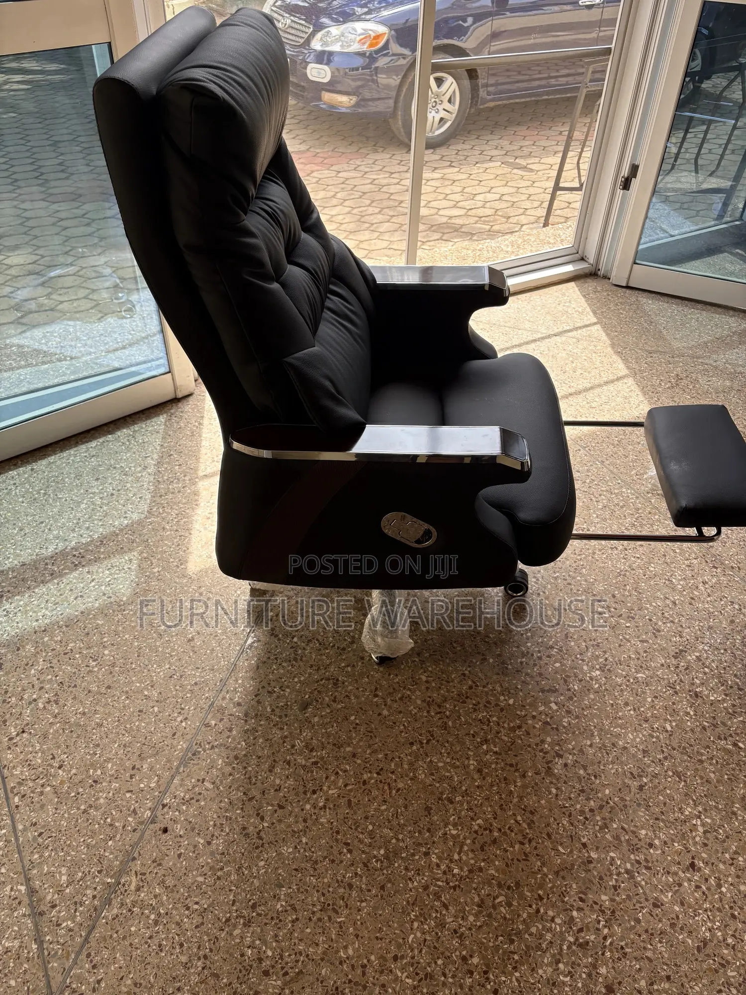 Executive Office Chair With Footrest
