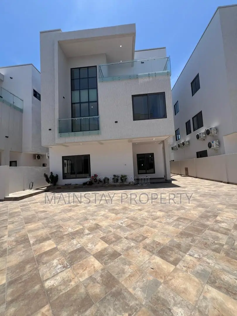 4bdrm Townhouse / Terrace in Mainstay Estates, East Legon for rent