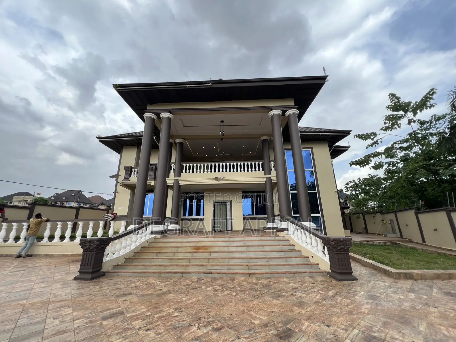 Furnished 5bdrm House in Agric Akyeremade, Kumasi Metropolitan for sale