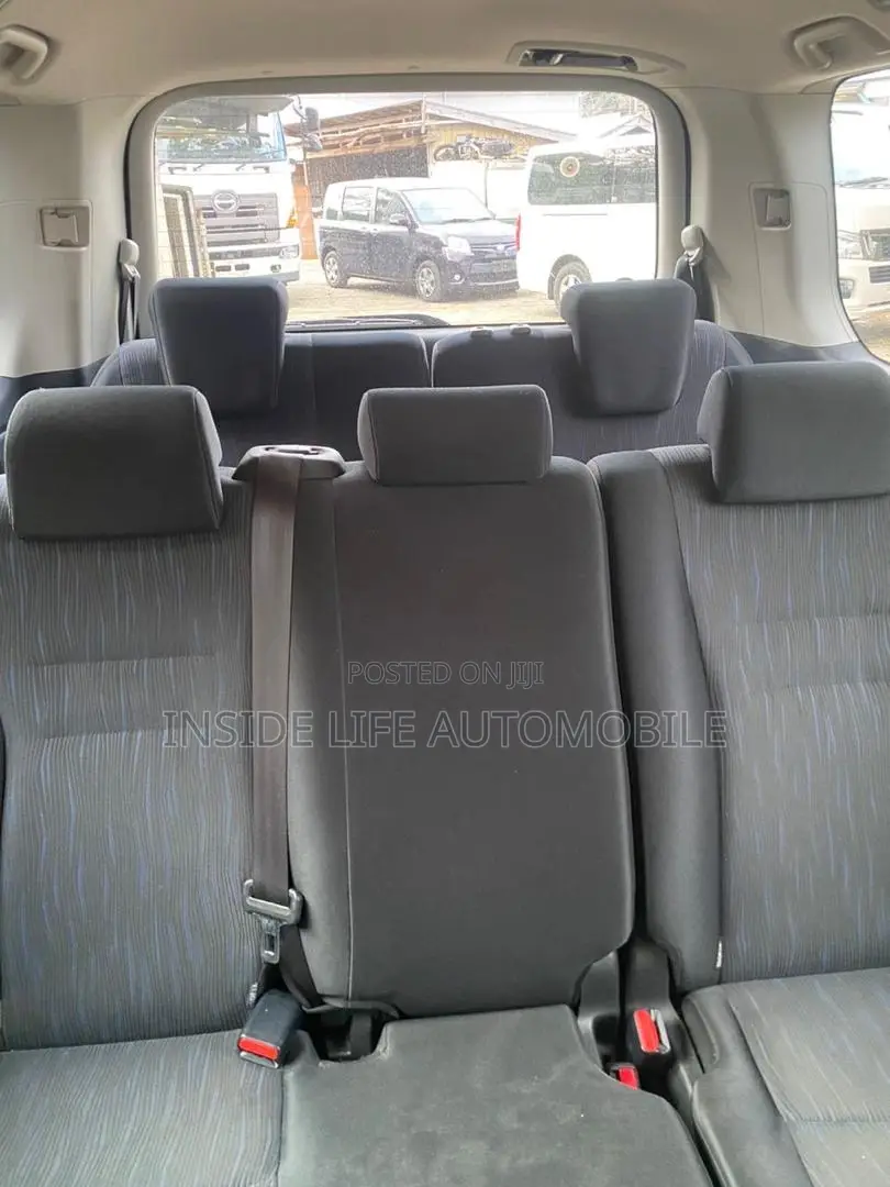 Toyota Voxy 2013 Black
