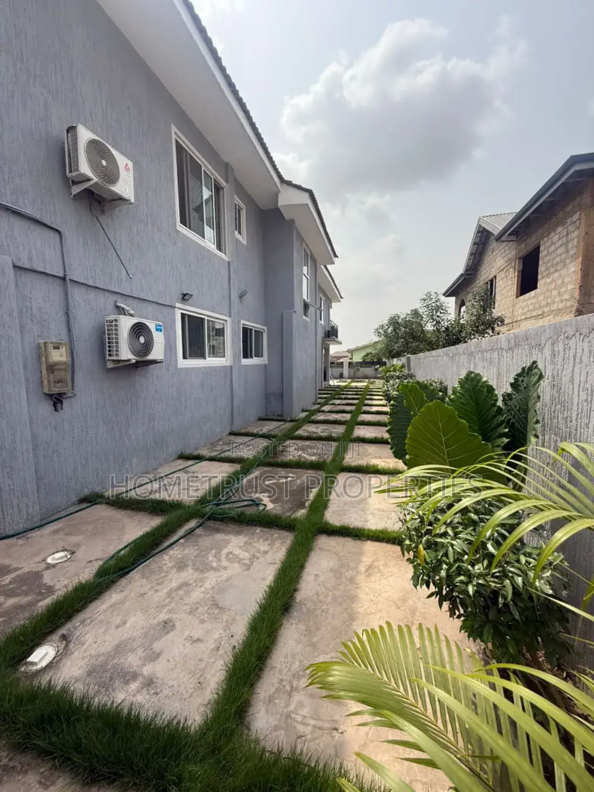 7bdrm House in Tema Community 12, Sakumono for sale