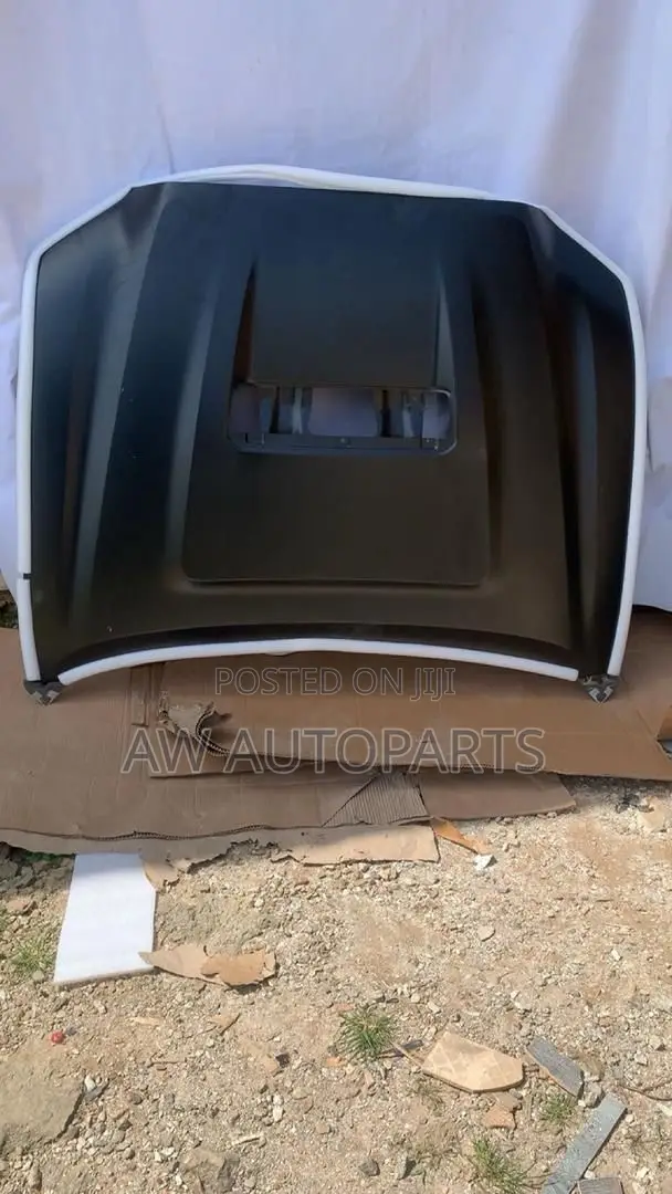 Toyota Tacoma 2016-2023 Bonnet With Hole