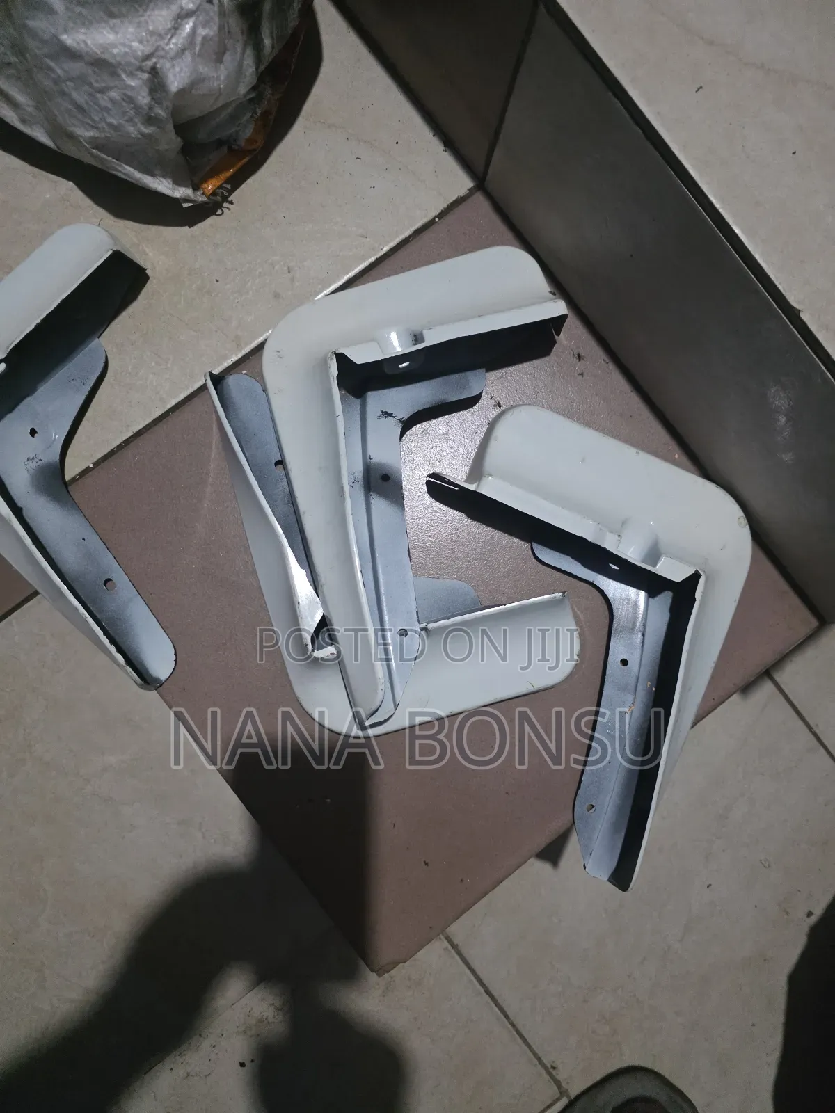 Toyota Voxy Fender Fixture