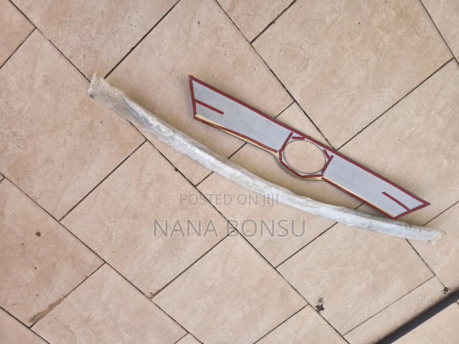 Toyota Voxy Bonnet Decoration