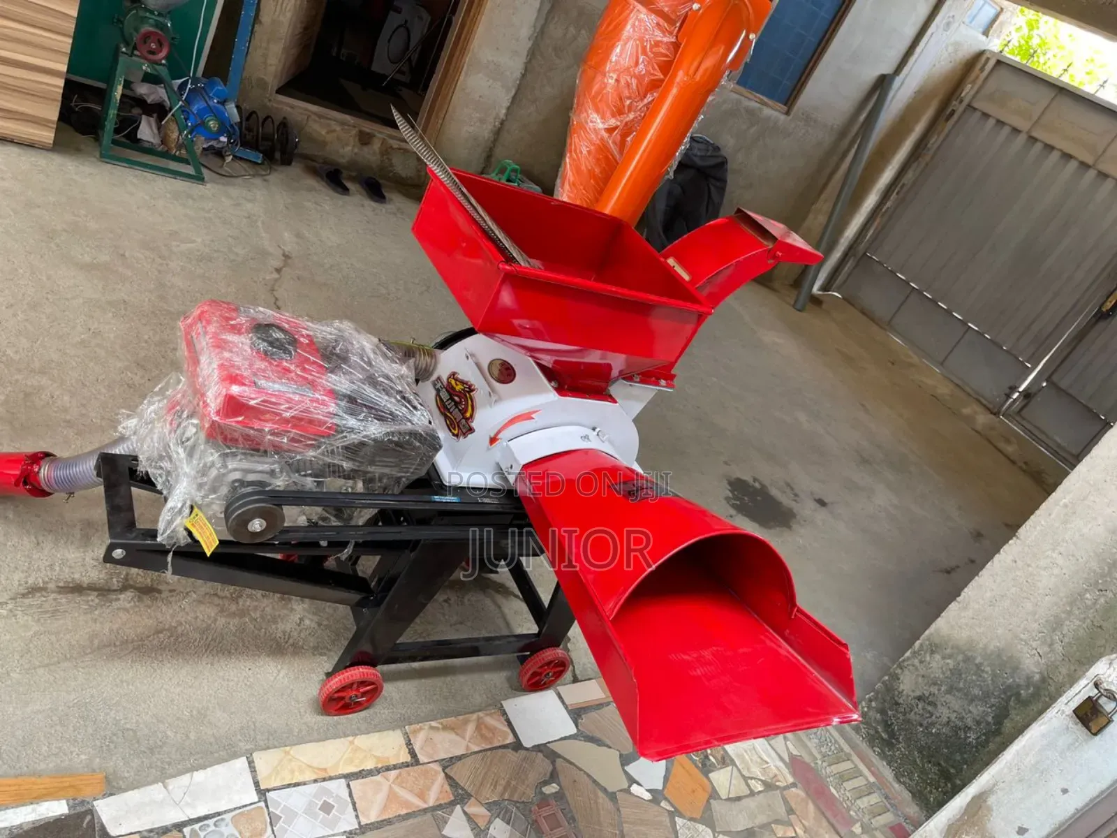 Gasoline 2 in 1, Self Sucking Grinder Chaff Cutter Machine