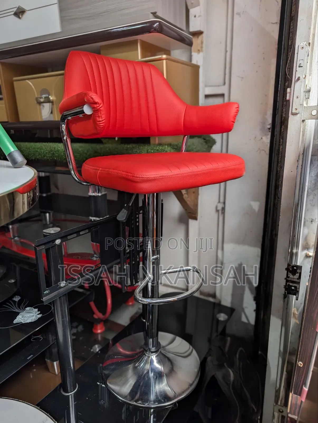 Red Saloon Adjustable Chair