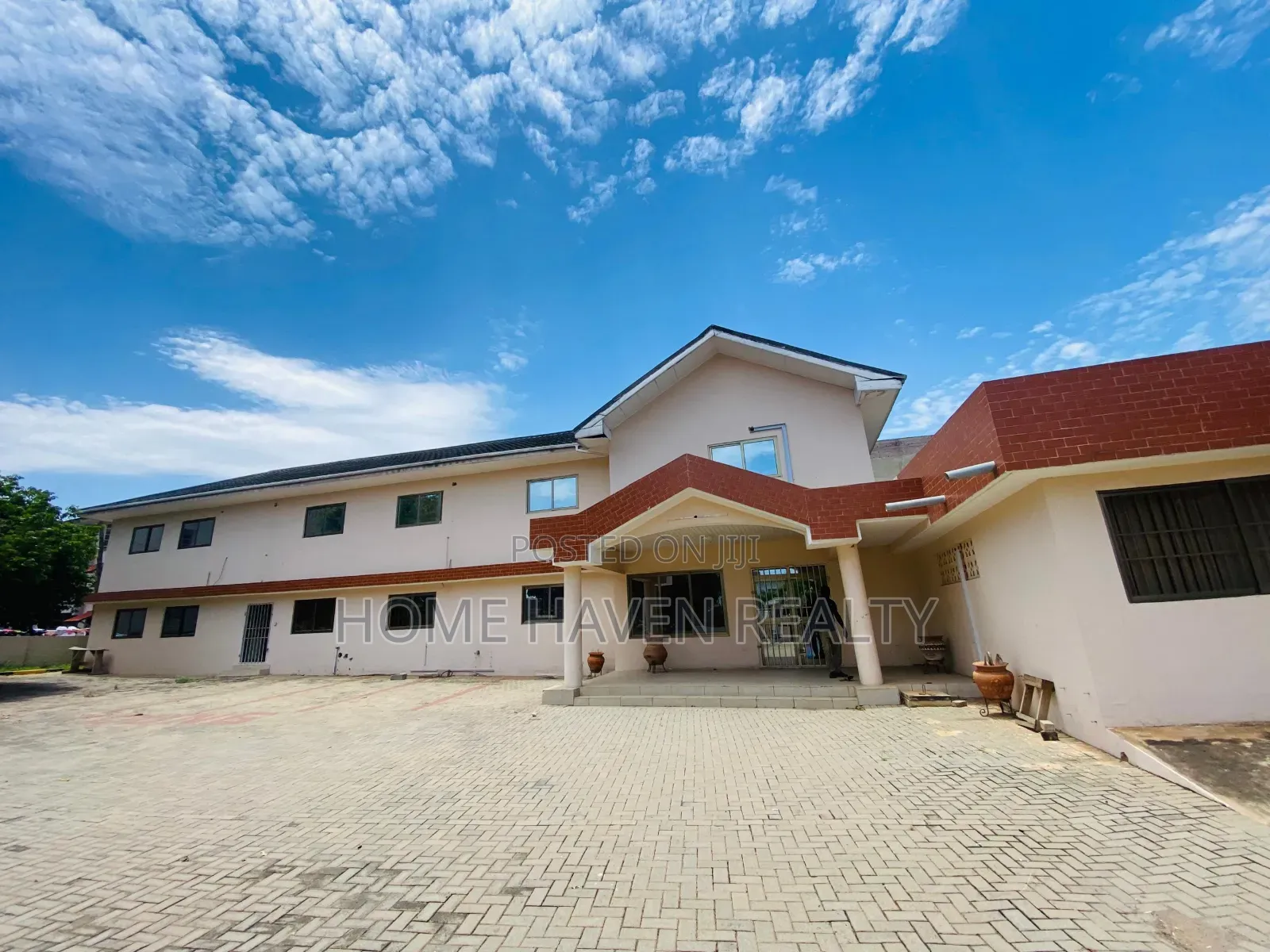 42 Office Rooms Space for Rent at Airport Residentials