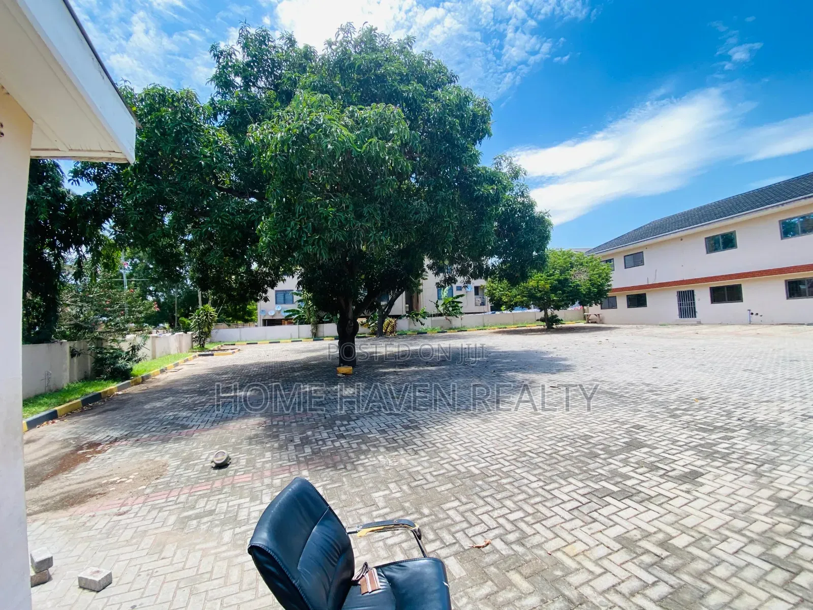 42 Office Rooms Space for Rent at Airport Residentials