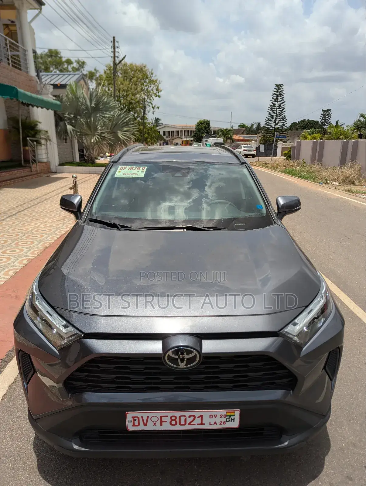 Toyota RAV4 XLE 2025 Gray