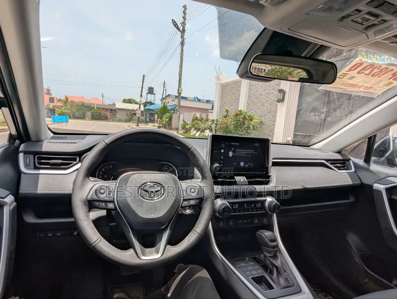 Toyota RAV4 XLE 2025 Gray