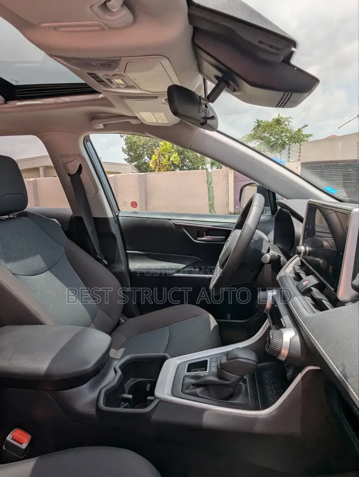 Toyota RAV4 XLE 2025 Gray