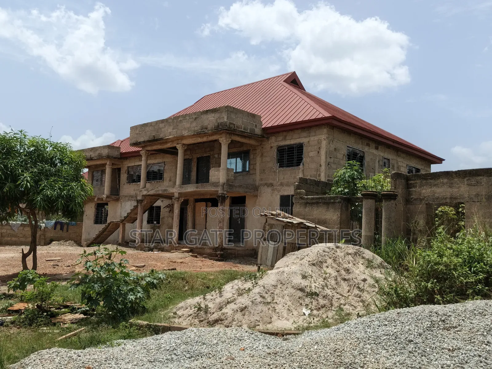 13bdrm House in Buoho Sasa, Kumasi Metropolitan for sale