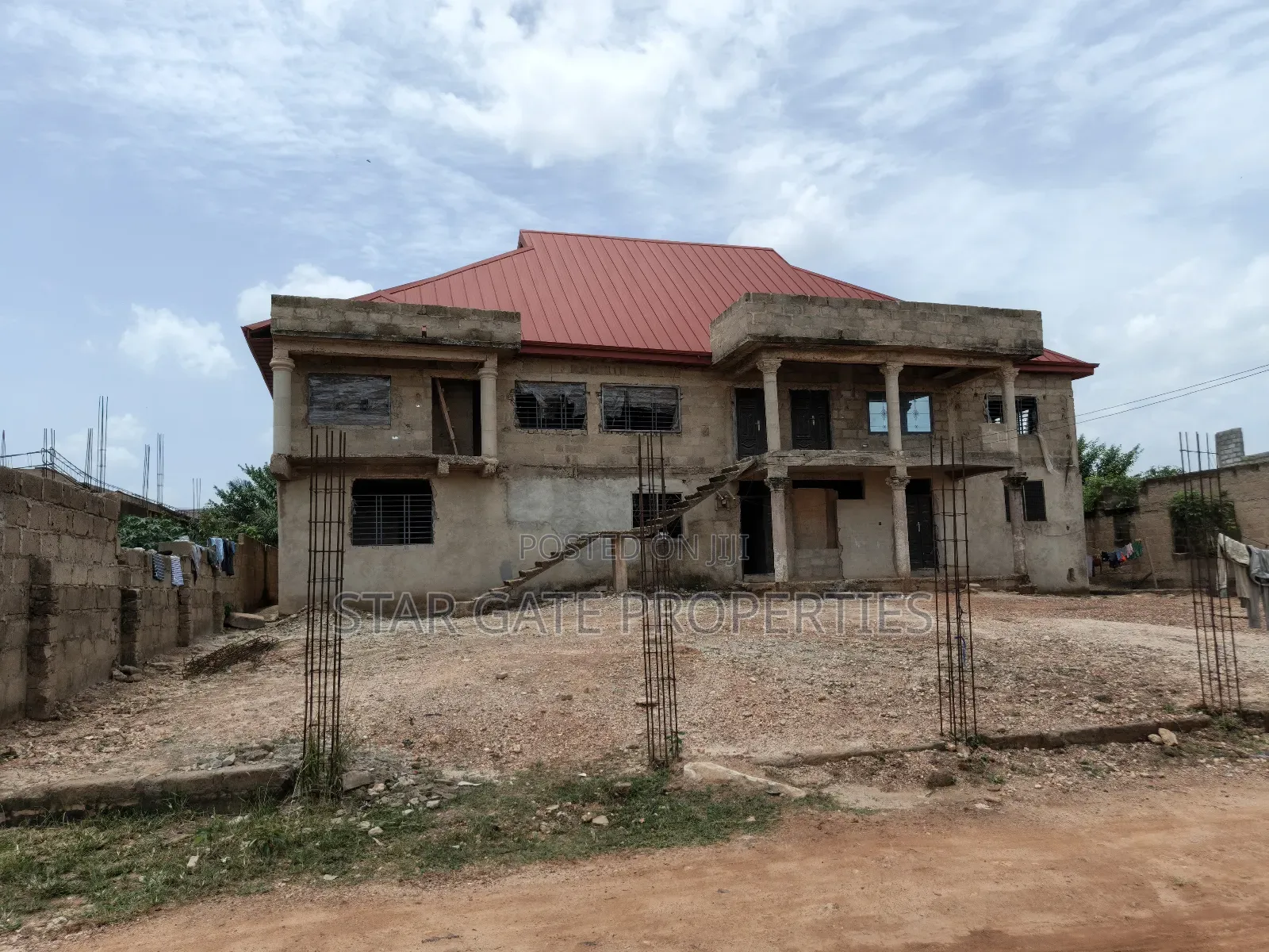 13bdrm House in Buoho Sasa, Kumasi Metropolitan for sale