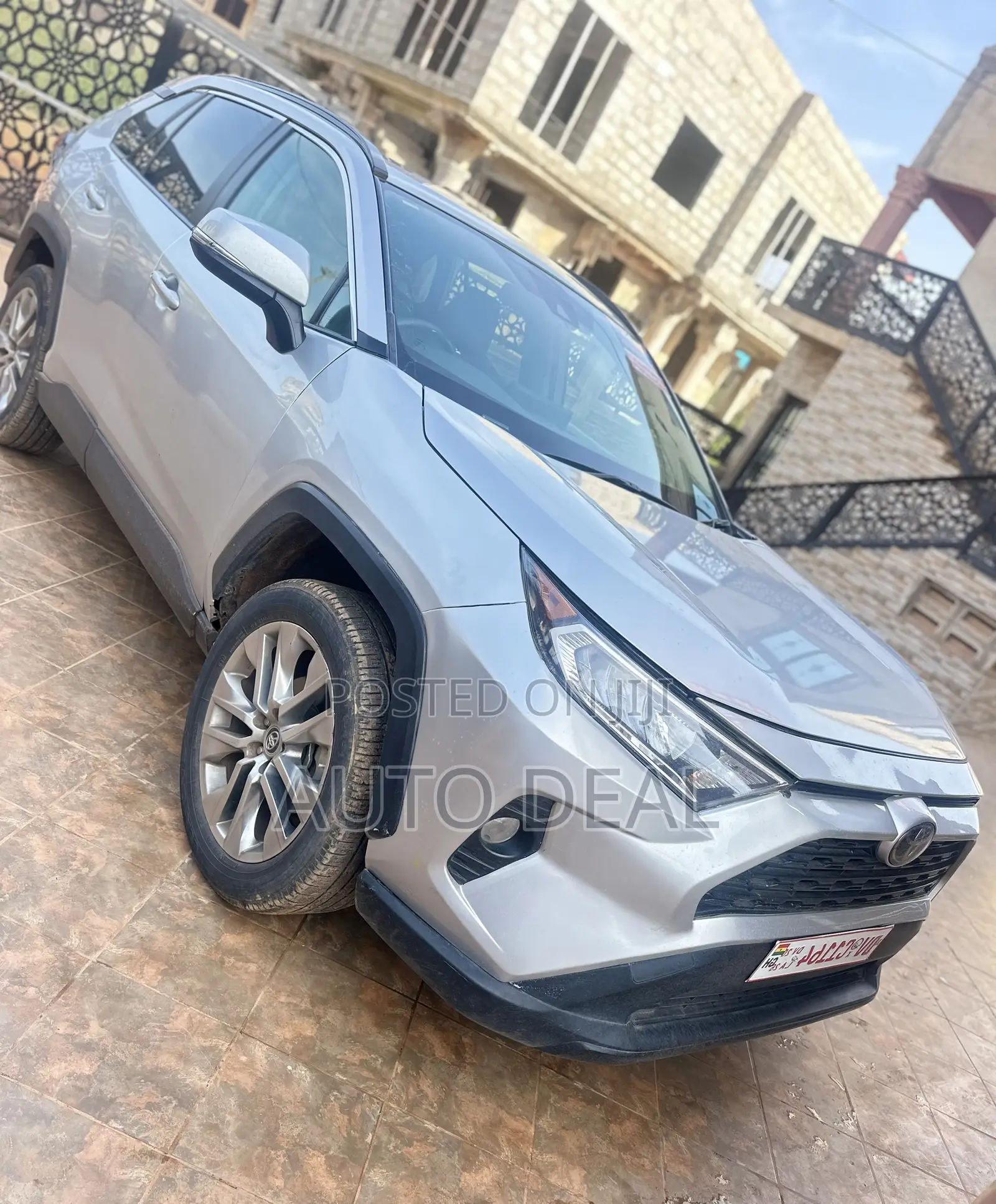 Toyota RAV4 XLE Premium FWD 2019 Silver