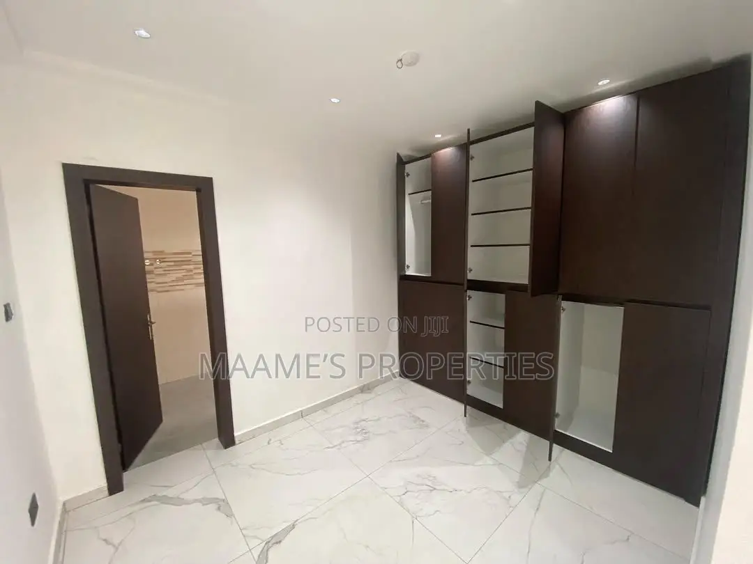 4bdrm Duplex in Roman Ridge for sale