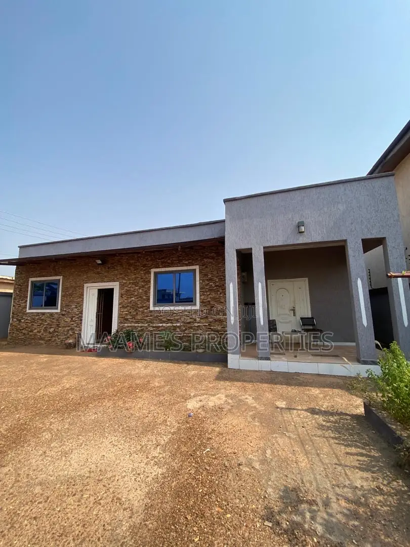 3bdrm House in Adenta for sale