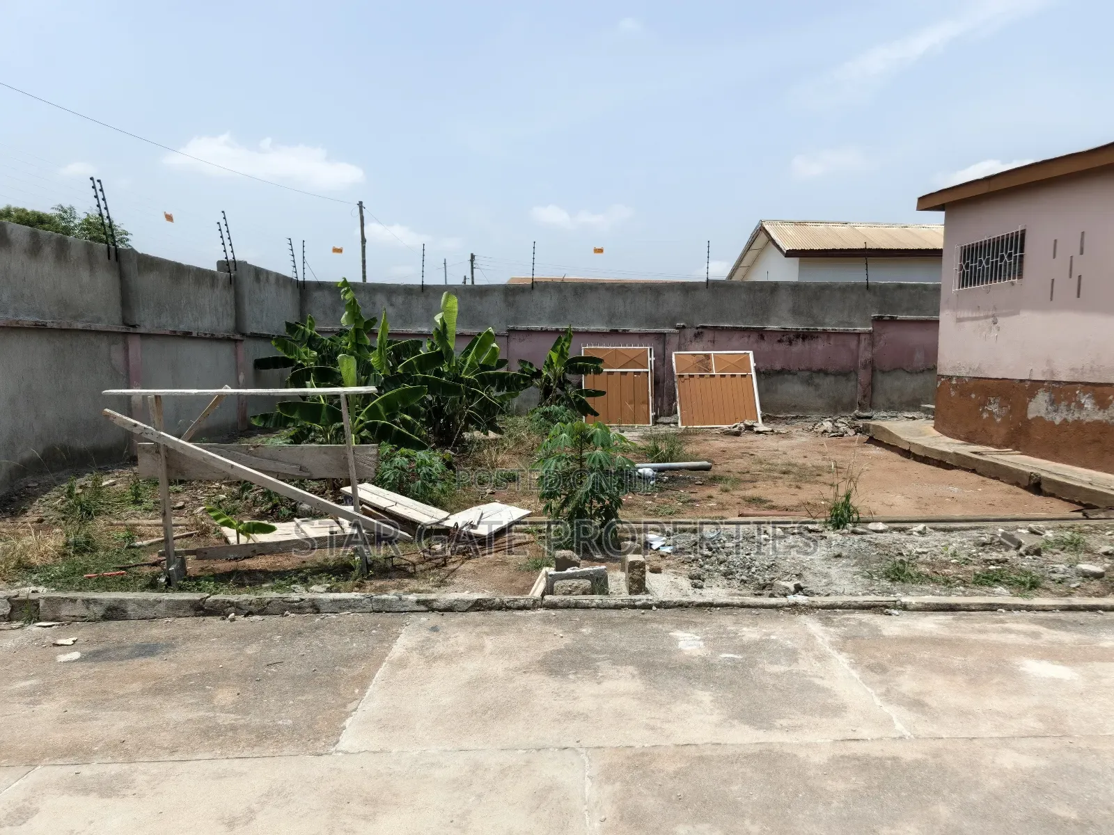 Plot for Sale at Buokrom Estate B Line.
