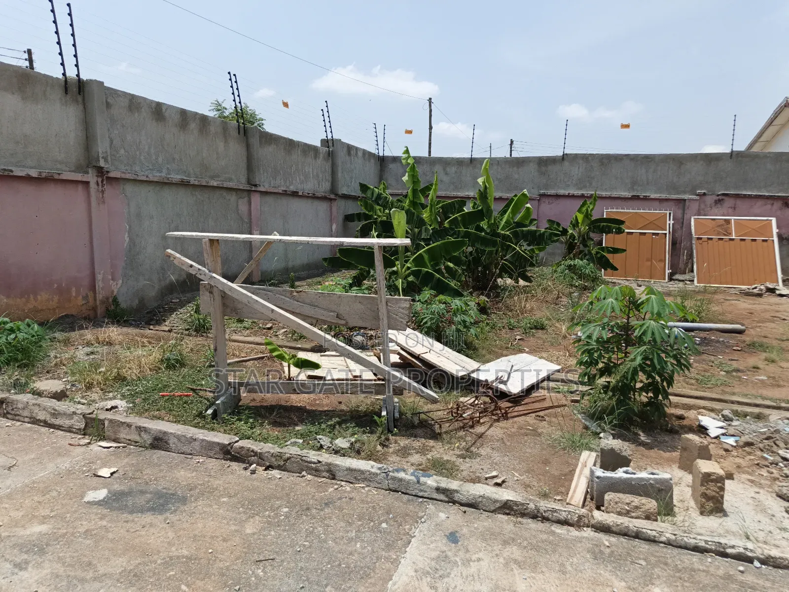 Plot for Sale at Buokrom Estate B Line.