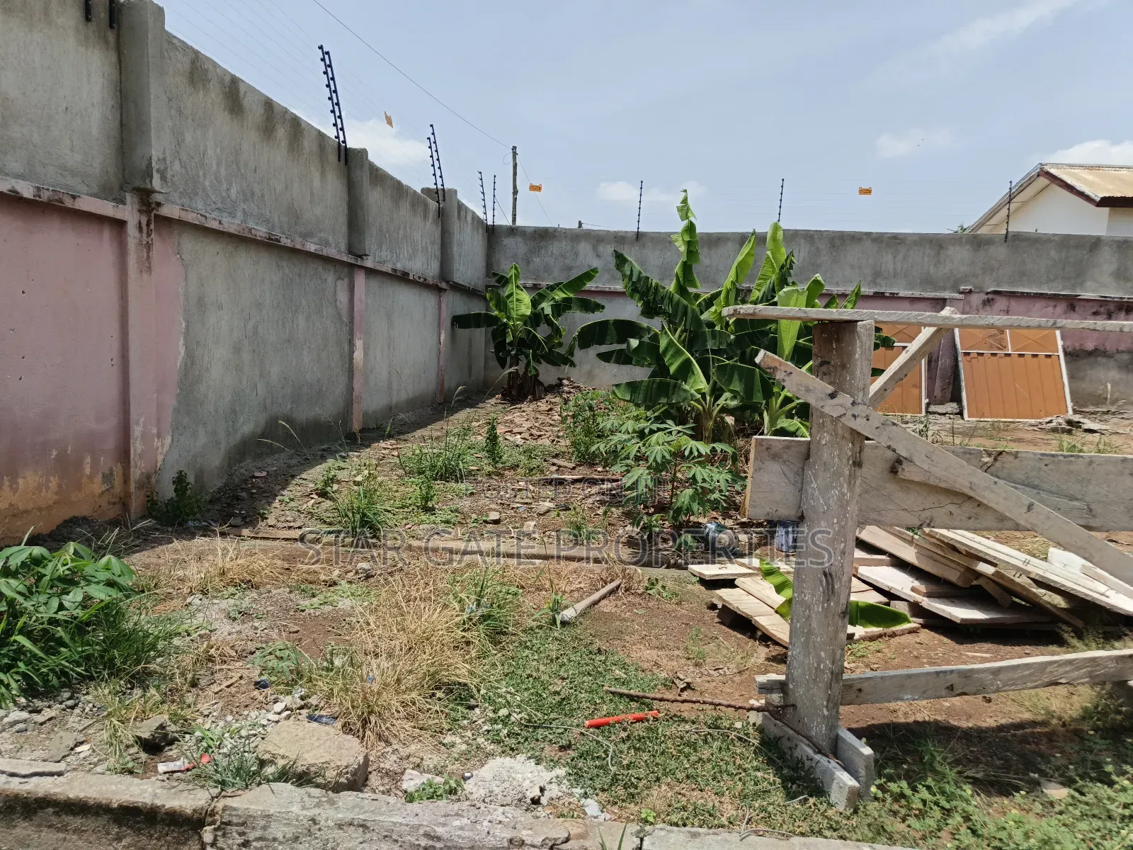Plot for Sale at Buokrom Estate B Line.