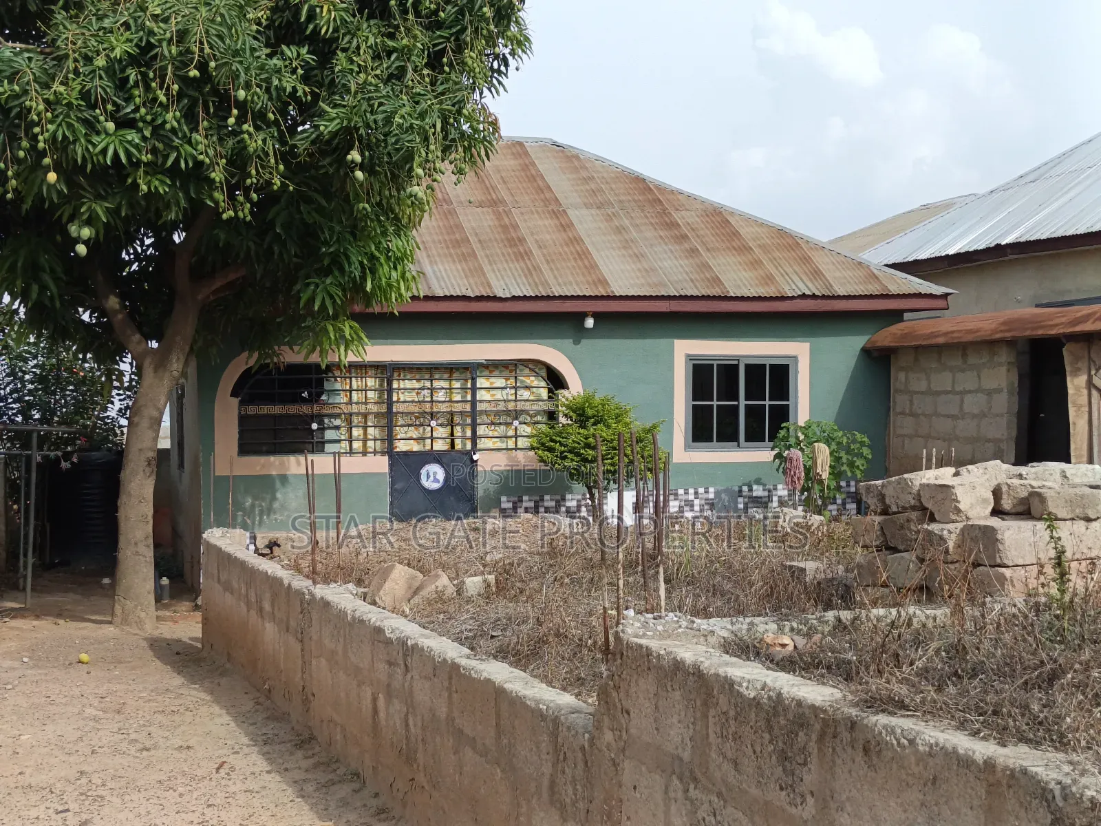 2bdrm House in Atimatim Edwenease, Kumasi Metropolitan for sale
