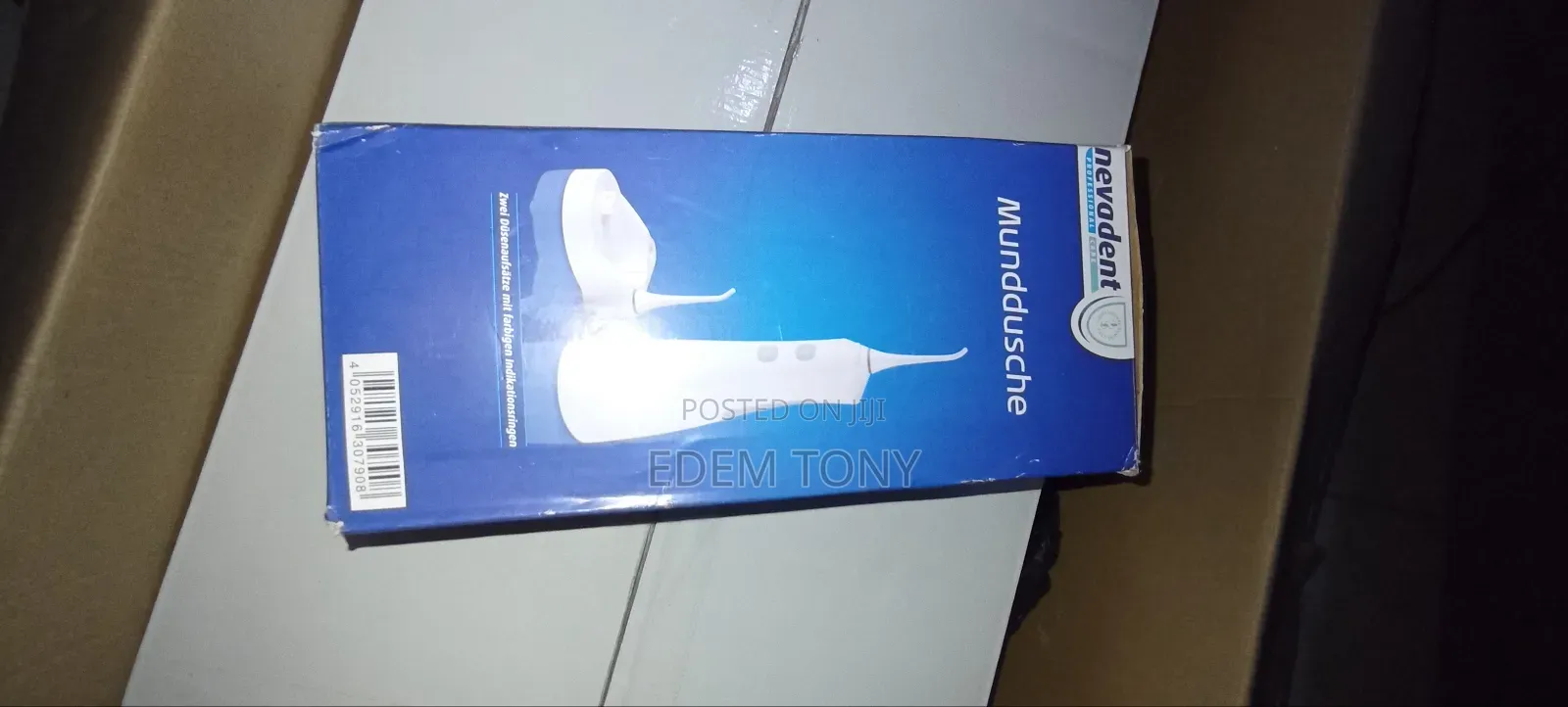 Oral Irrigator for Cleaning Teeth and Gums