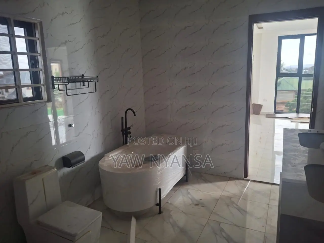 6bdrm Duplex in East Legon, Greater Accra for sale
