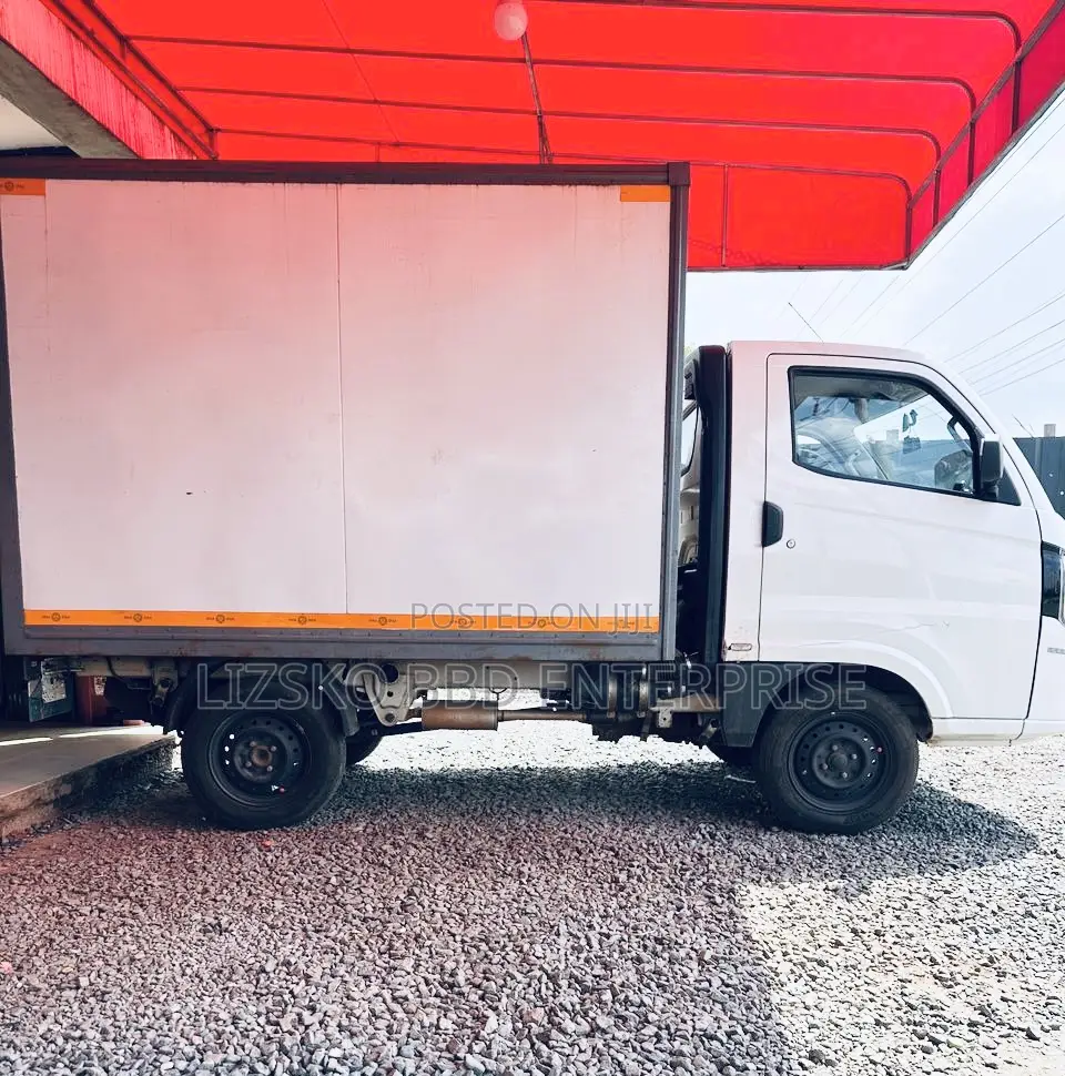 2025 Tata Intra V10 (Comes With Container, A.C and Bluetooth) for Sale