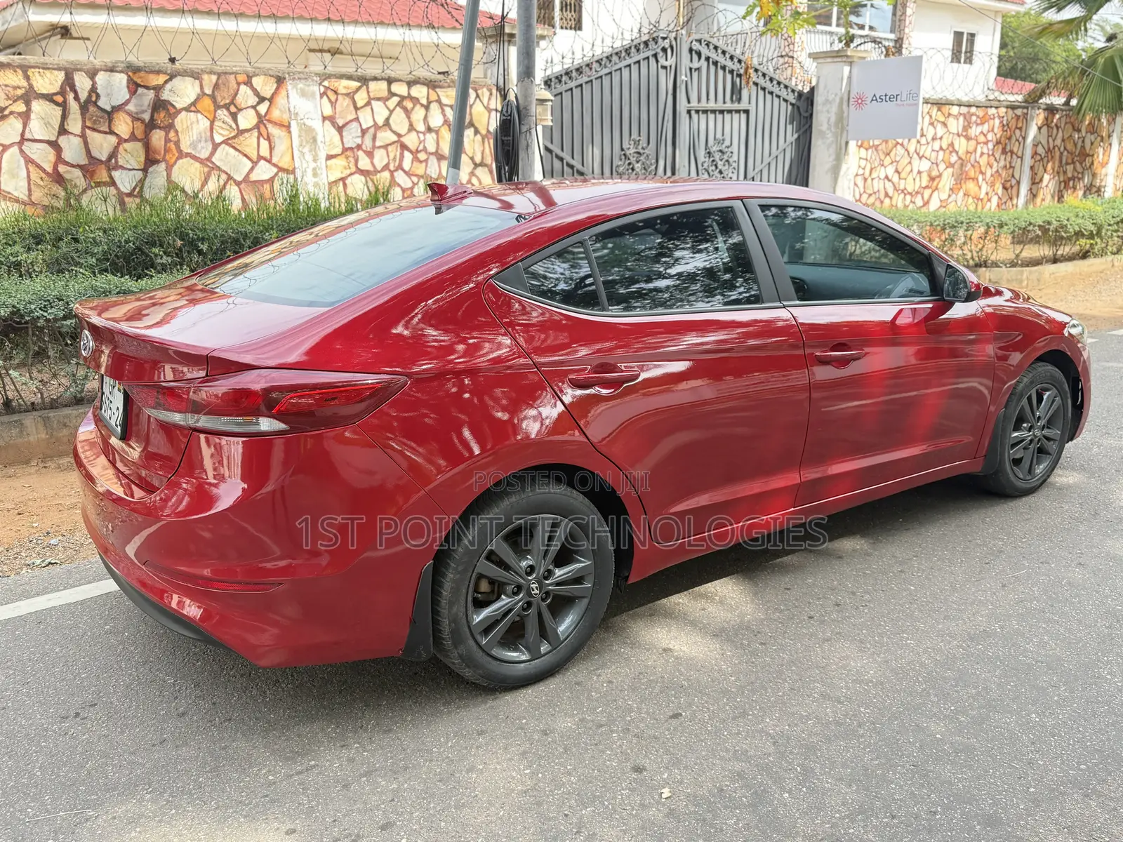 Hyundai Elantra 2018 Red
