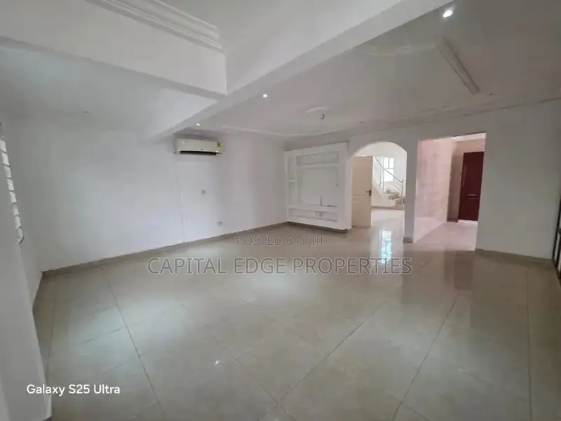 4bdrm Duplex in Adjiriganor for rent