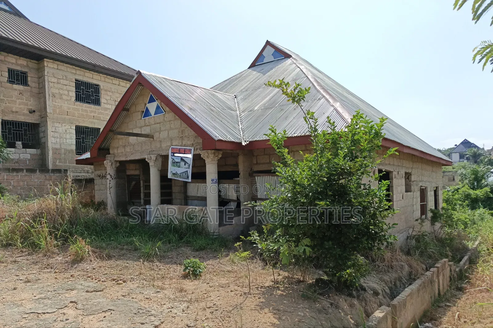 5bdrm House in Mampongteng Abrade, Kumasi Metropolitan for sale