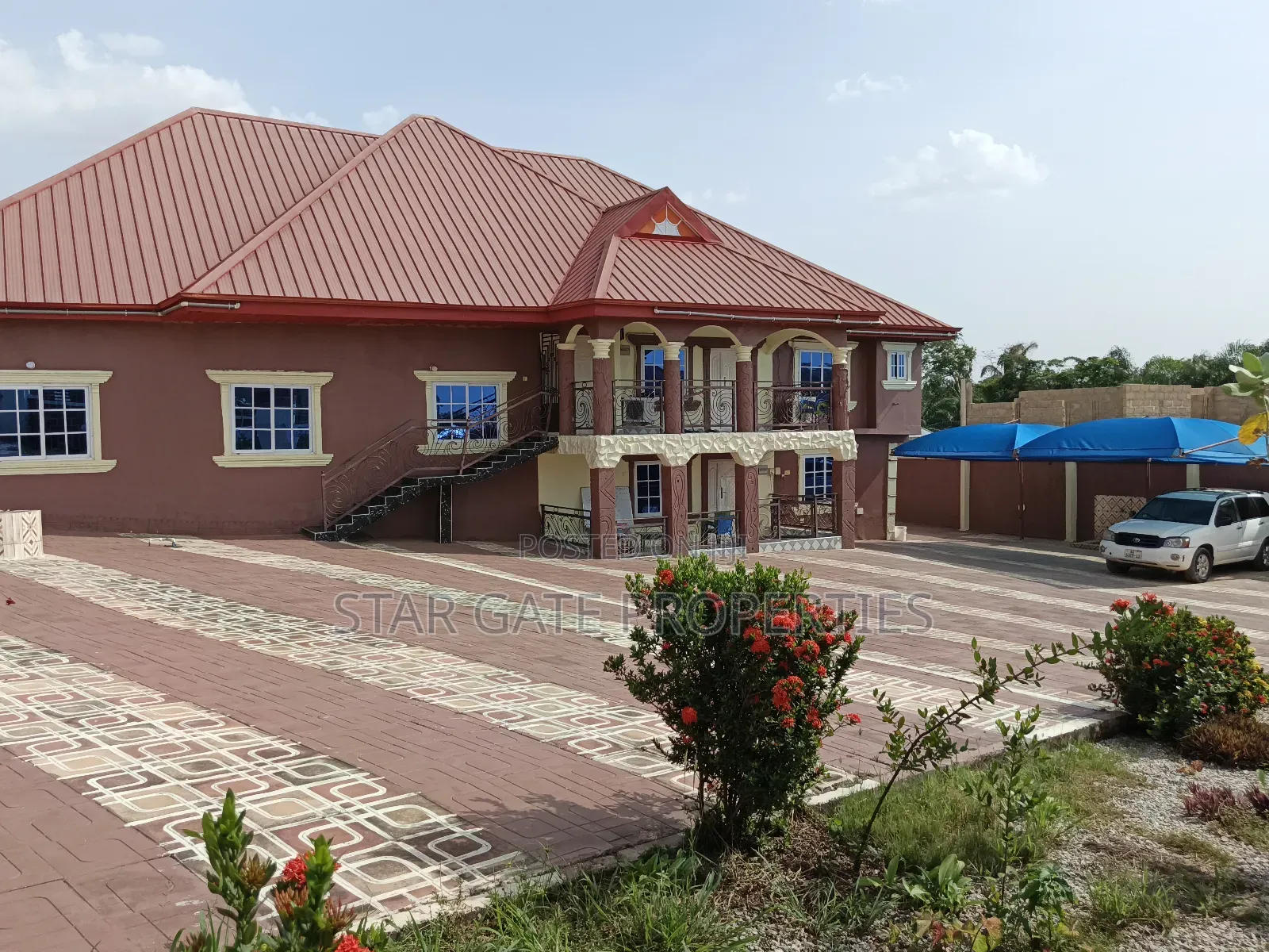 8bdrm House in Atimatim Adubinso., Kumasi Metropolitan for sale