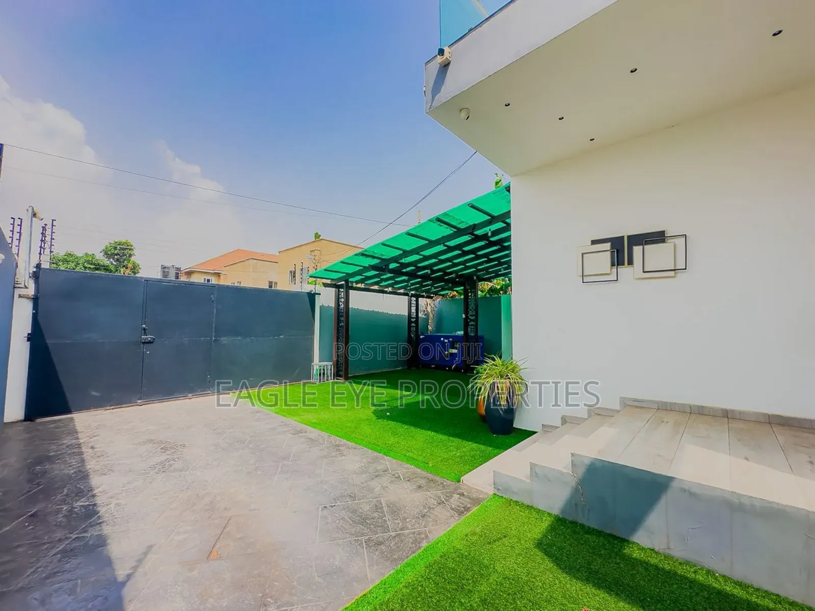 Furnished 3bdrm House in Boundary Road Area for sale