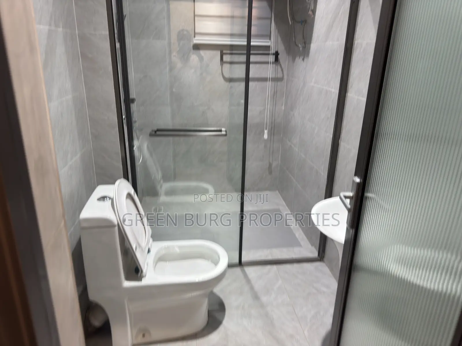 2bdrm Apartment in Green, Madina for rent