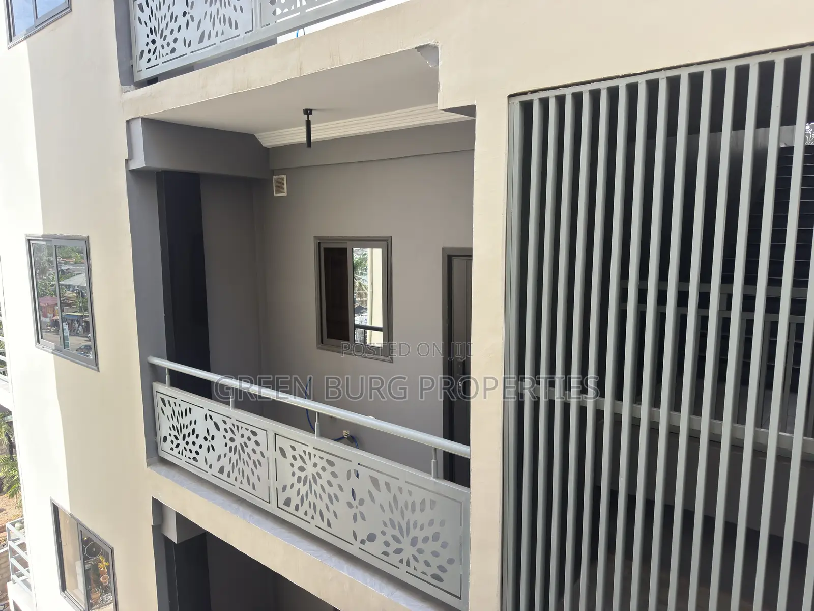 2bdrm Apartment in Green, Madina for rent