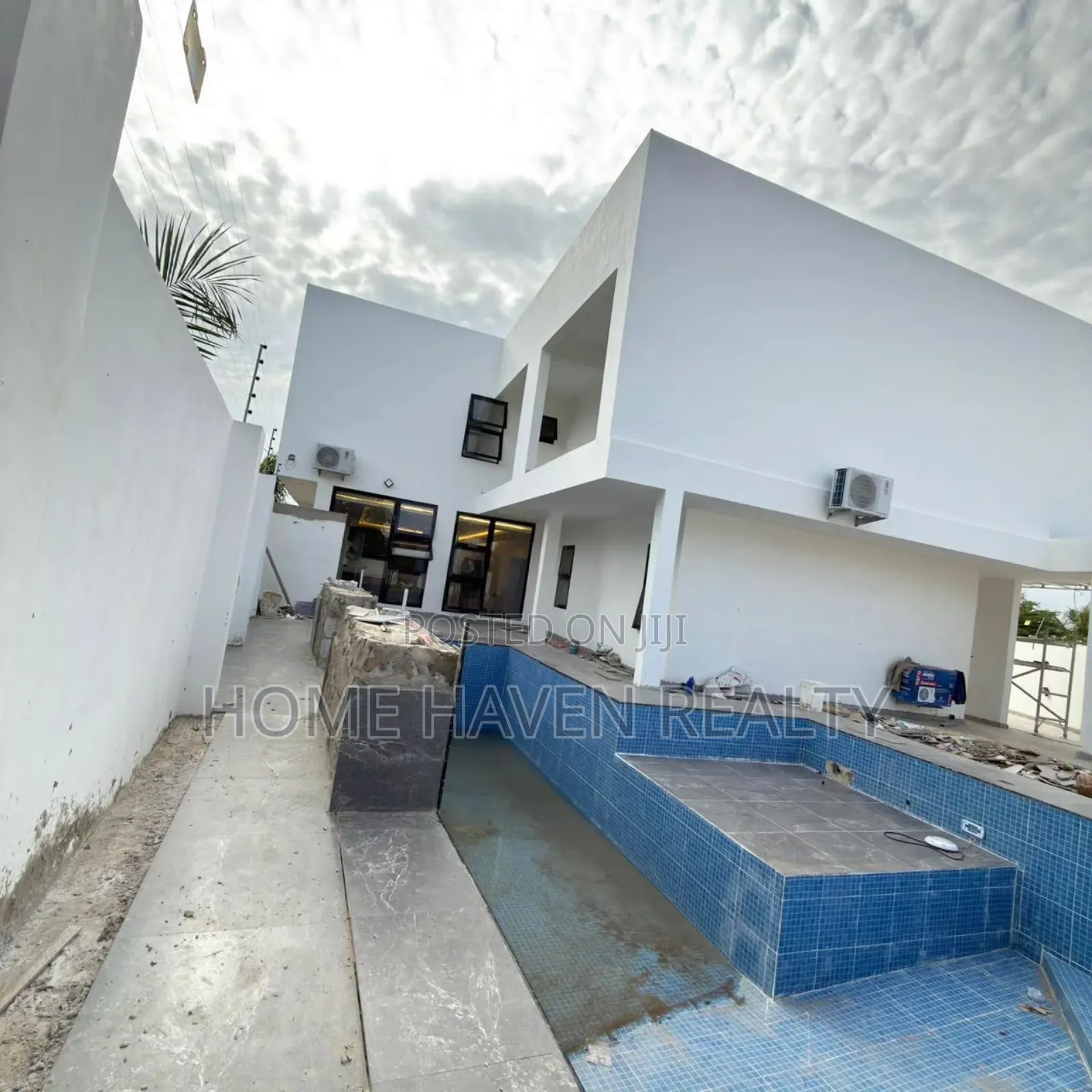 4bdrm House in East Legon, Police Station for sale